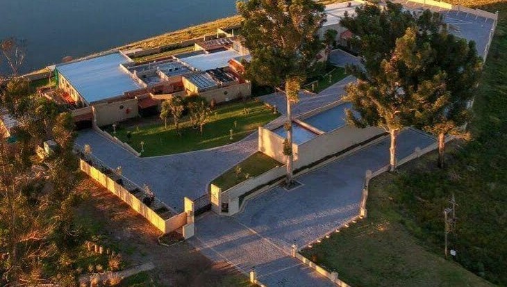 Commercial Property for Sale in Uitzicht Western Cape